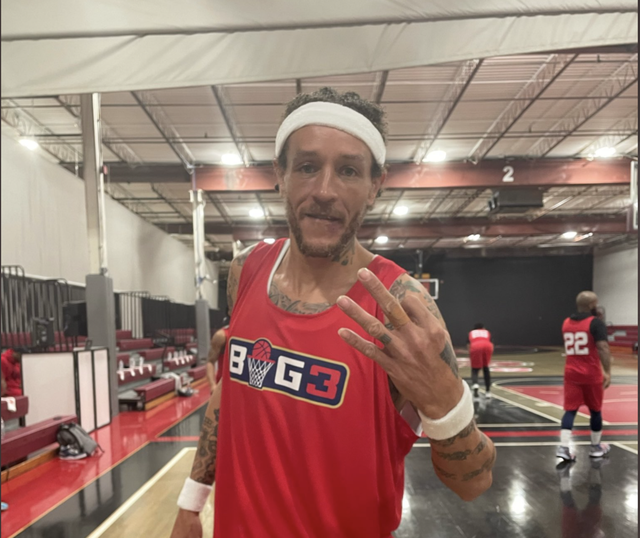 德隆蒂-韦斯特:“友妈门”男主角,被网暴到退役的天才后卫